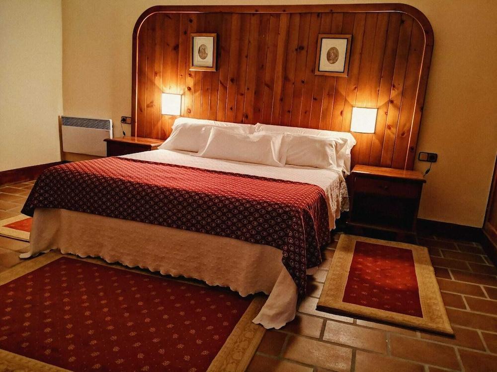 Pazo Revel Hotel & Resort 폰테베드라 외부 사진